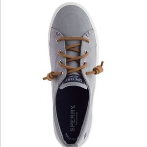 Women’s Crest Vibe Lace Up Fashion Sneakers
